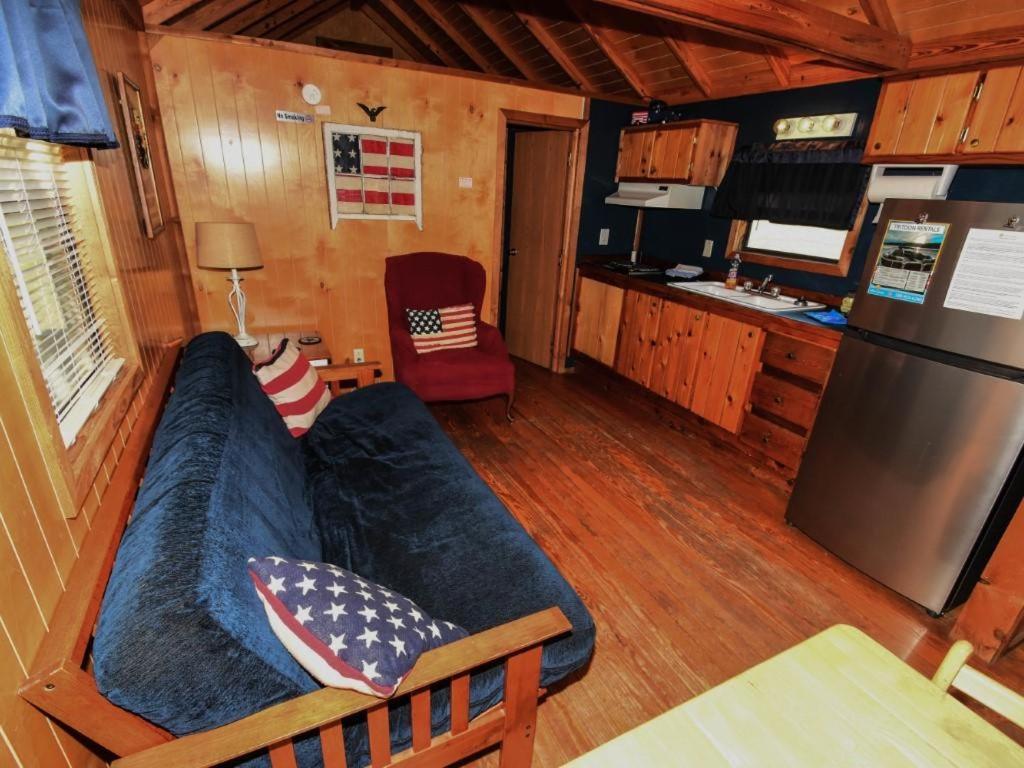 Lakeview Cedar - Uncle Sams - 3